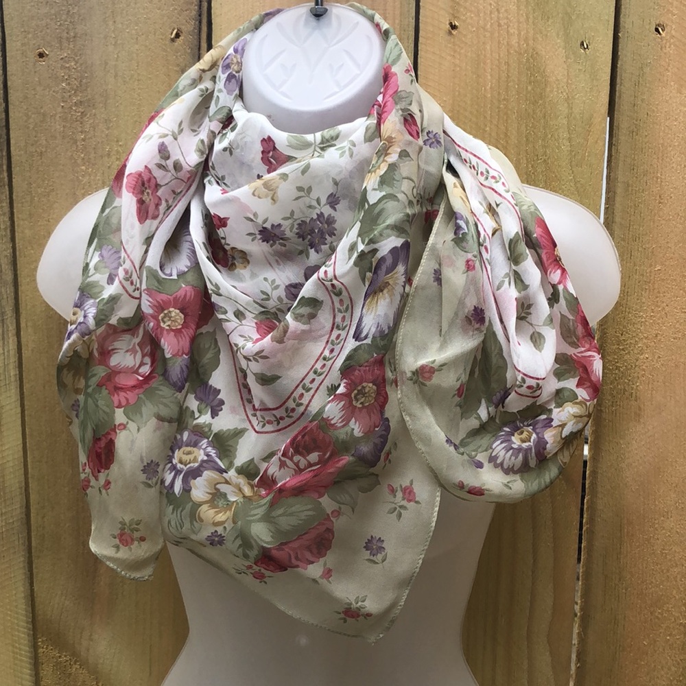 VTG Delicate Floral Pattern Breezy Square Scarf By Laura Ashley From 80’s